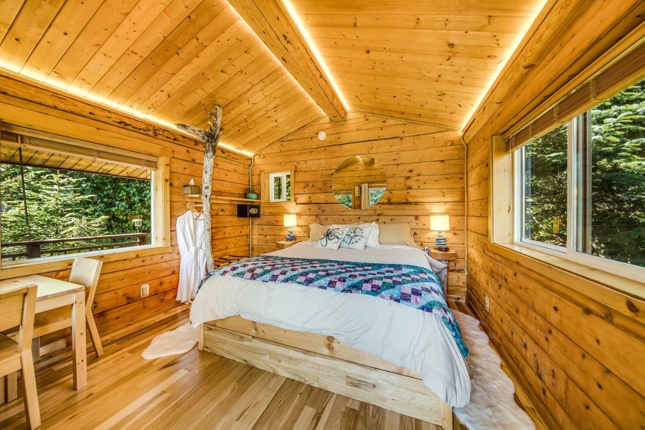 Stillpoint Lodge - All-Inclusive Halibut Cove Eksteriør bilde