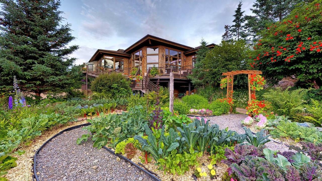Stillpoint Lodge - All-Inclusive Halibut Cove Eksteriør bilde