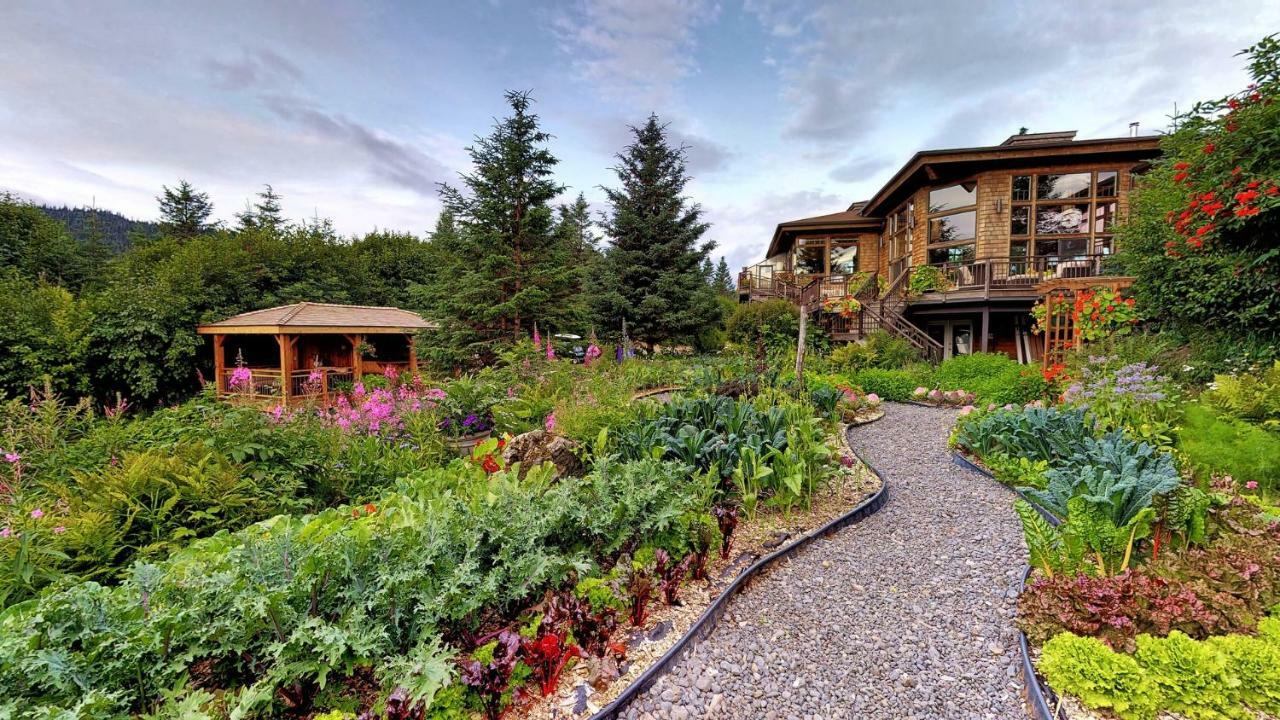 Stillpoint Lodge - All-Inclusive Halibut Cove Eksteriør bilde