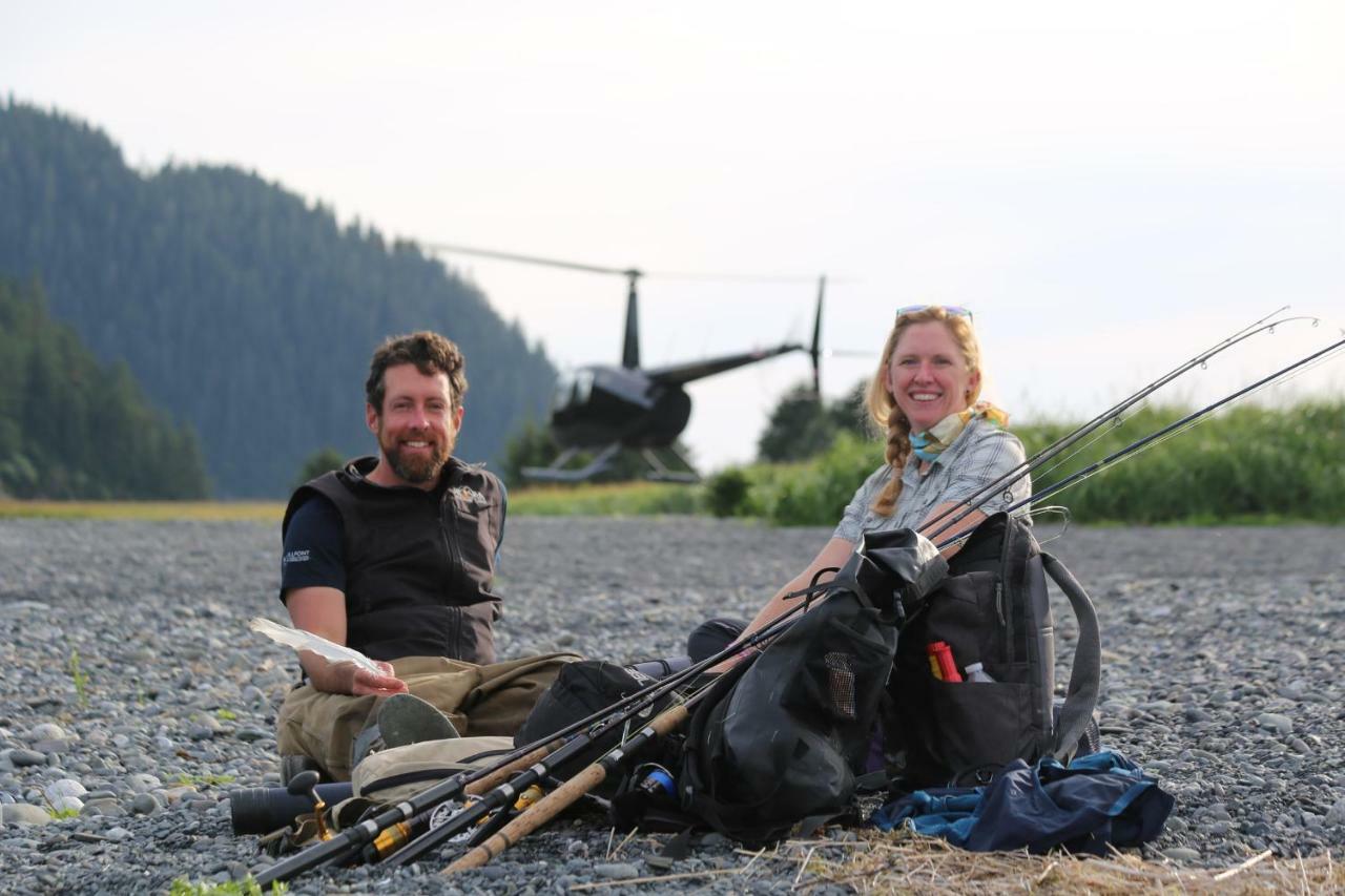 Stillpoint Lodge - All-Inclusive Halibut Cove Eksteriør bilde